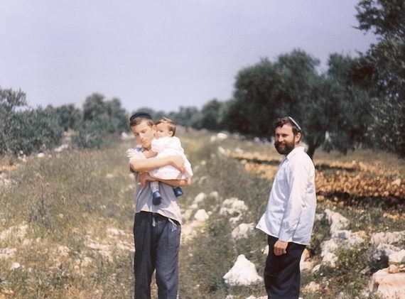 Велвл с сыном и племянницей. Израиль. Около 1993.  Из архива Велвла Чернина