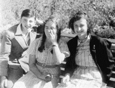 Эмик Брагинский, Ирма Шалыто, 
Мирра Аспиз.1938 год.
