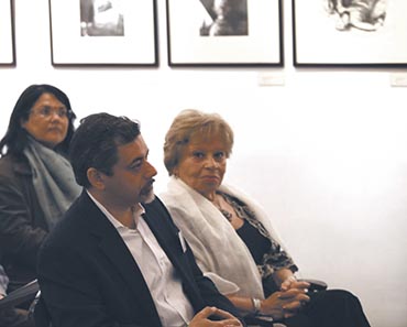 Дочь Исаака Бабеля Лидия и ее сын Андрей (на первом плане) на открытии конференции в Государственном литературном музее