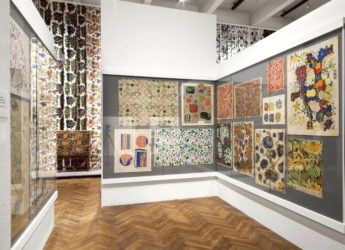 Фрагмент экспозиции работ Йозефа Франка. Вена, Музей декоративно‑прикладного искусства