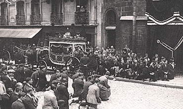 Во время похорон Петлюры. Париж. Май 1926 года
