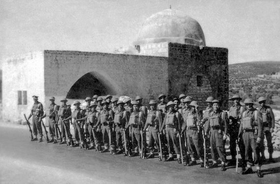 Солдаты Еврейского легиона у гробницы Рахели. 1945