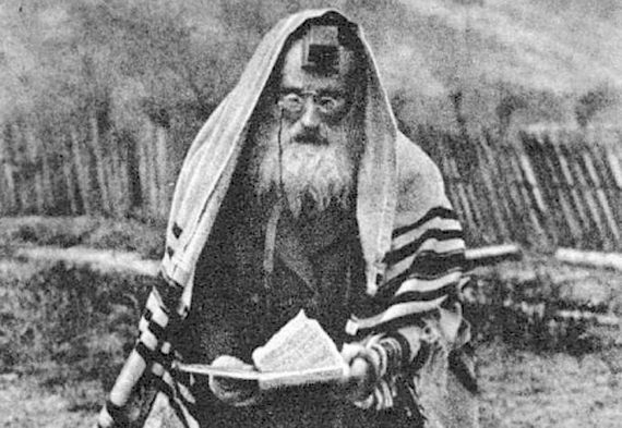 Польский еврей молится о победе. Почтовая открытка (фрагмент). Венгрия. 1917