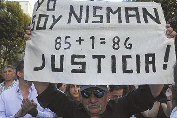 Плакат гласит: «Я — Нисман. Справедливости!» На митинге в Буэнос‑Айресе. 21 января 2015