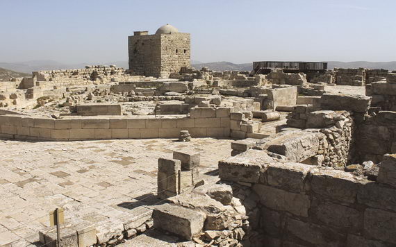 Храм на горе Гризим, на месте самаритянского храма и синагоги. 484 