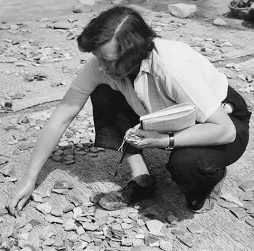Кэтлин Кеньон на раскопках. Иерихон. 1952–1958. Фото А. Рейнольдса