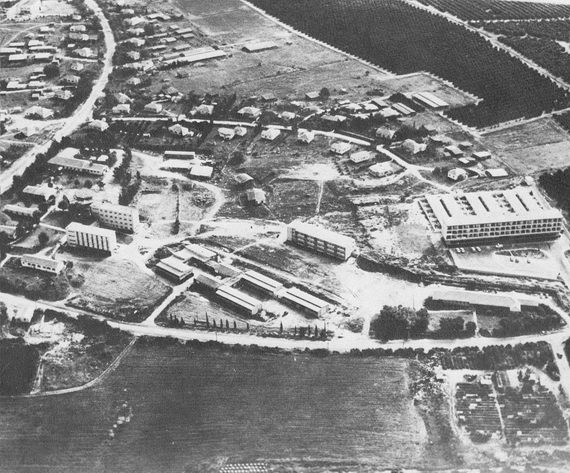 Кфар‑Хабад. 1960‑е. Аэросъемка. Фото Михи Бар Ама, Исаака Фрейдина. Lubavitch Foundation